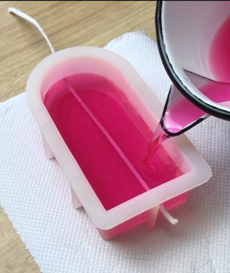Vela no molde de silicone