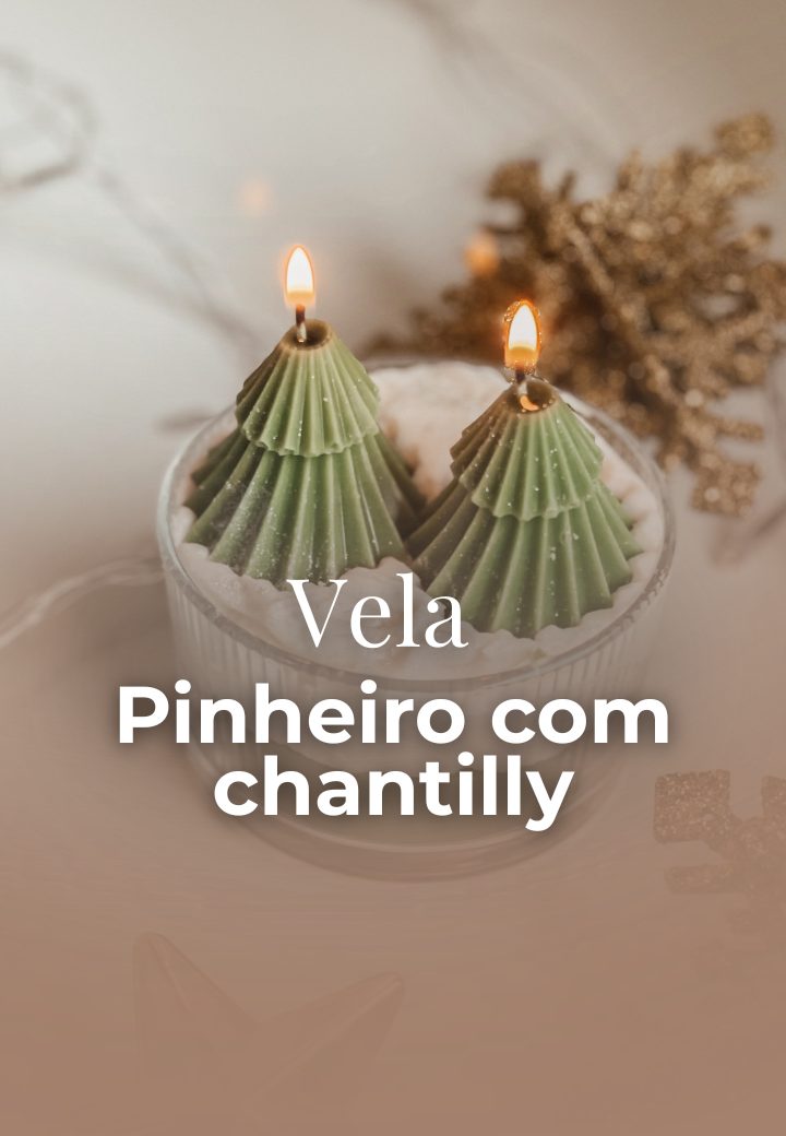 Velas em formato de pinheiro de Natal com chantilly